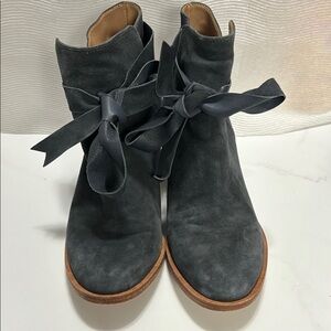 Huma Blanco suede ankle boots
